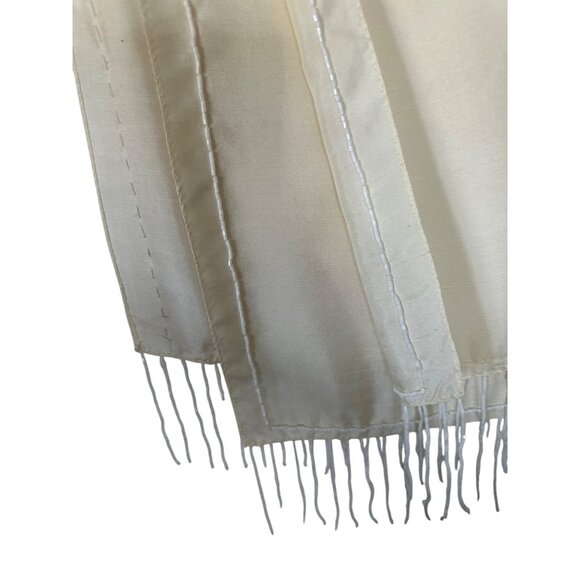 Ivory Silk Shawl With Elegant Beaded Fringe ❤️❤️Beautiful❤️❤️ - Picture 2 of 3